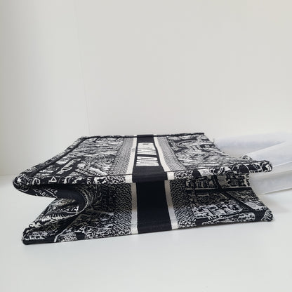 Dior Booktote M
