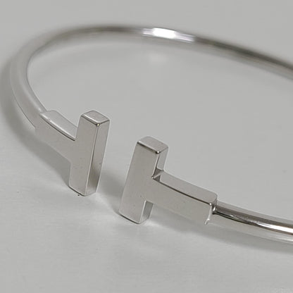 Tiffany & Co. T Wire Bangle – 18k White Gold | Luxury Bracelet
