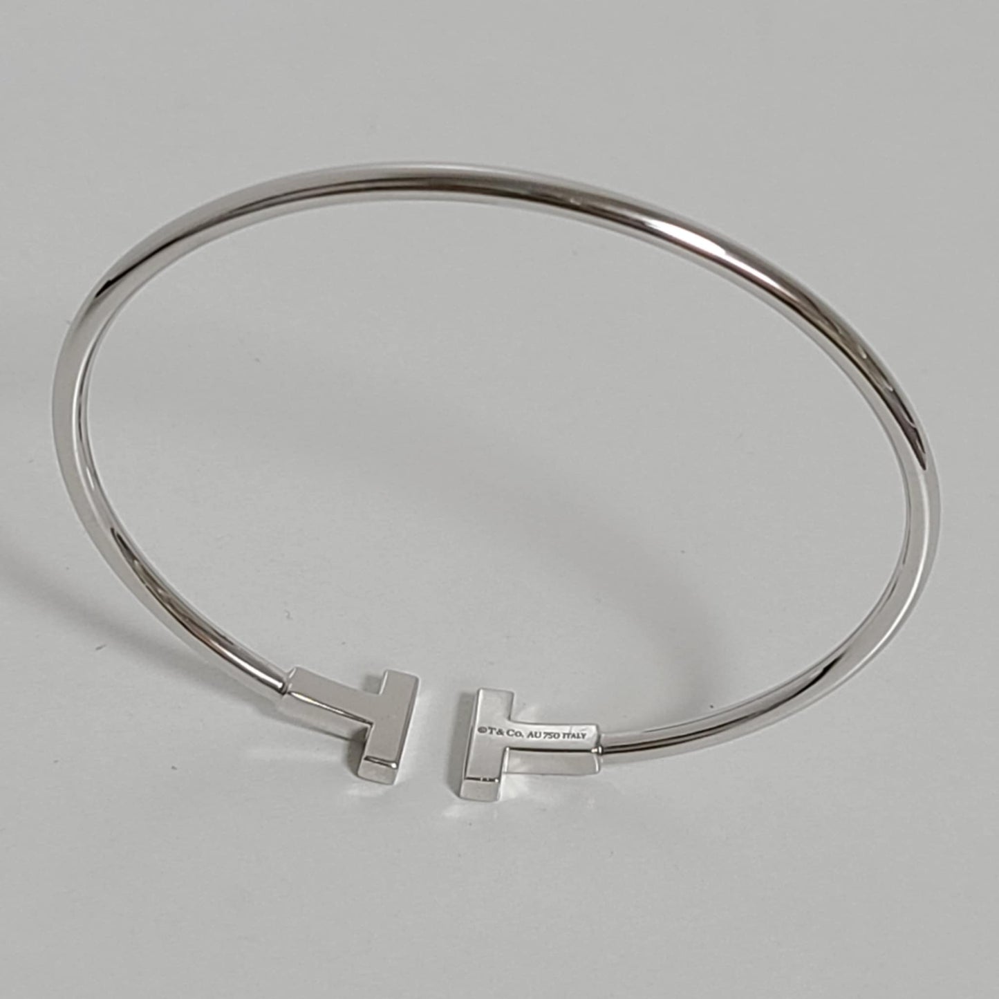 Tiffany & Co. T Wire Bangle – 18k White Gold | Luxury Bracelet